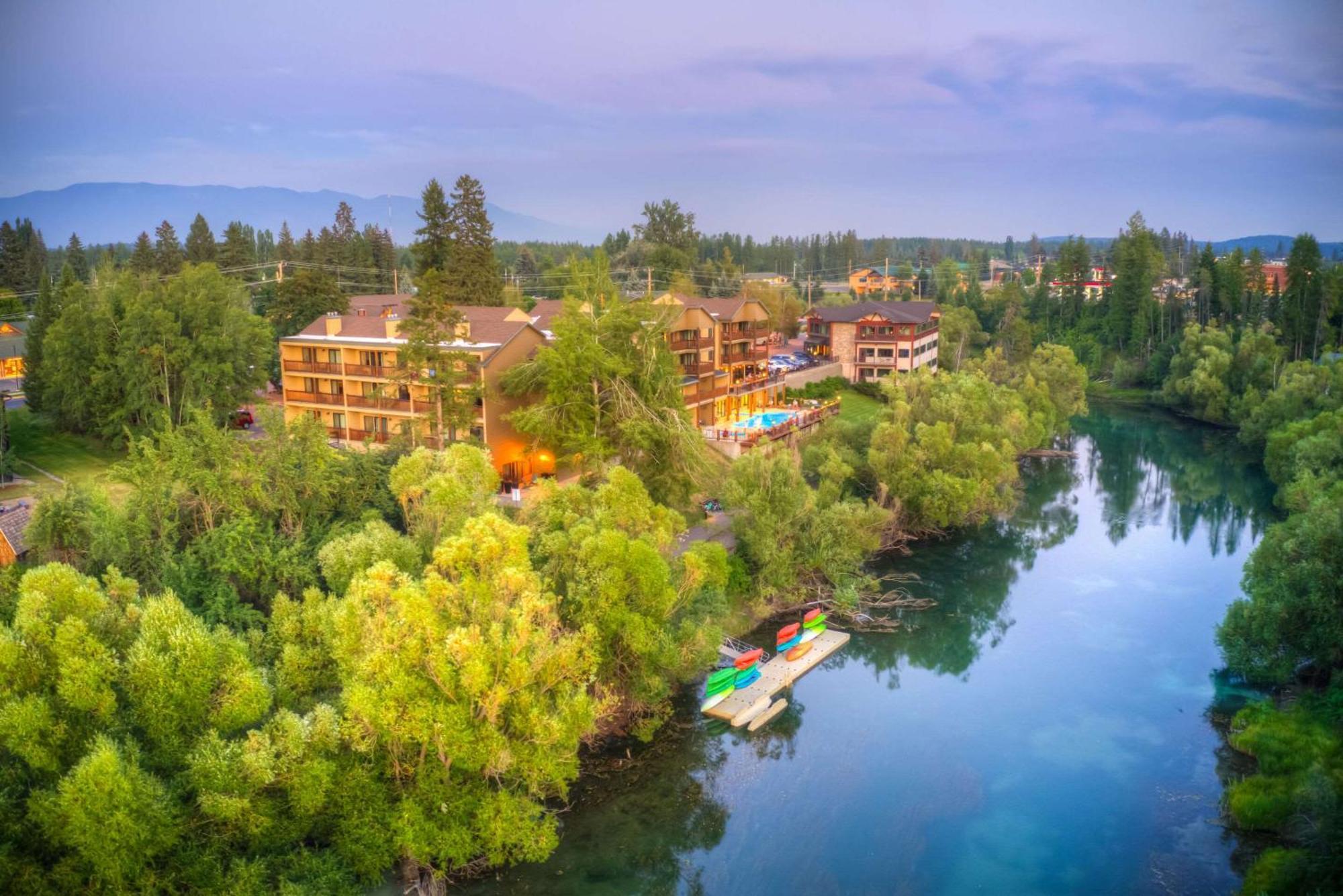 The Pine Lodge On Whitefish River Exteriér fotografie