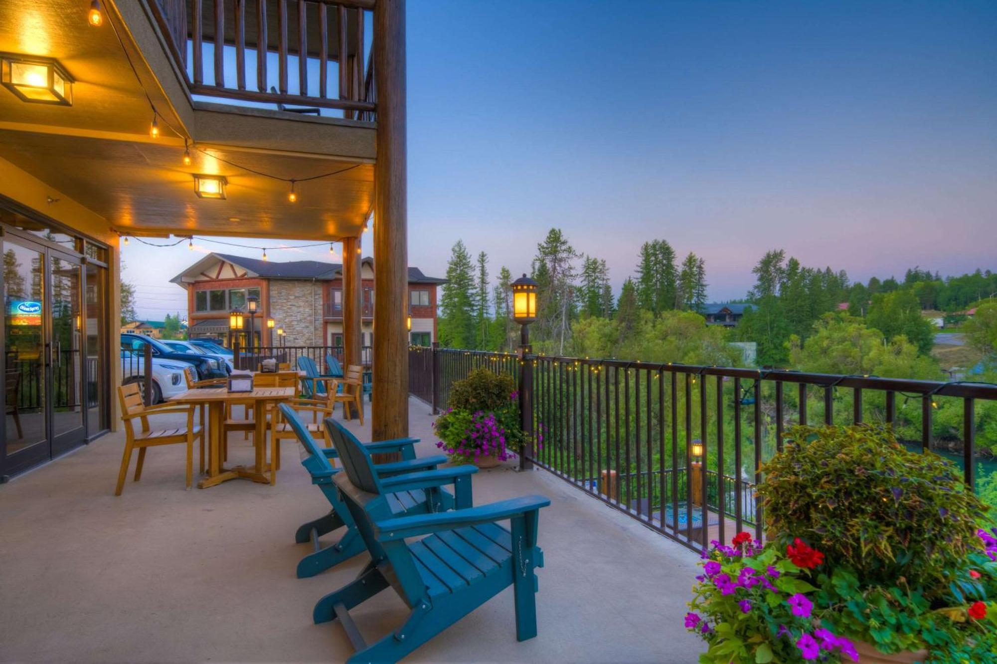 The Pine Lodge On Whitefish River Exteriér fotografie
