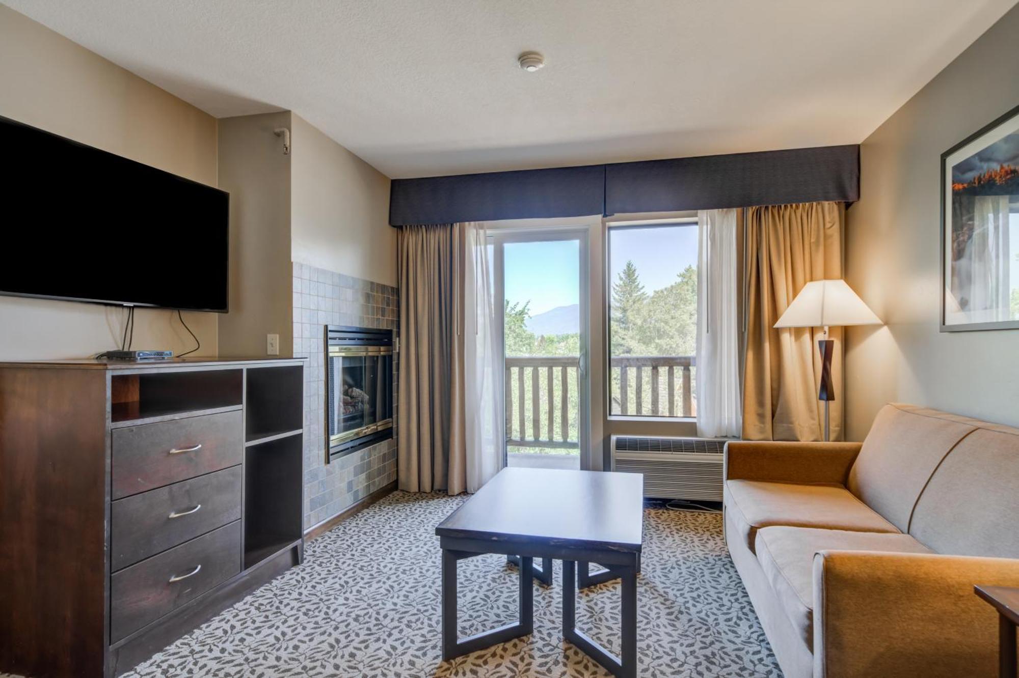 The Pine Lodge On Whitefish River Exteriér fotografie
